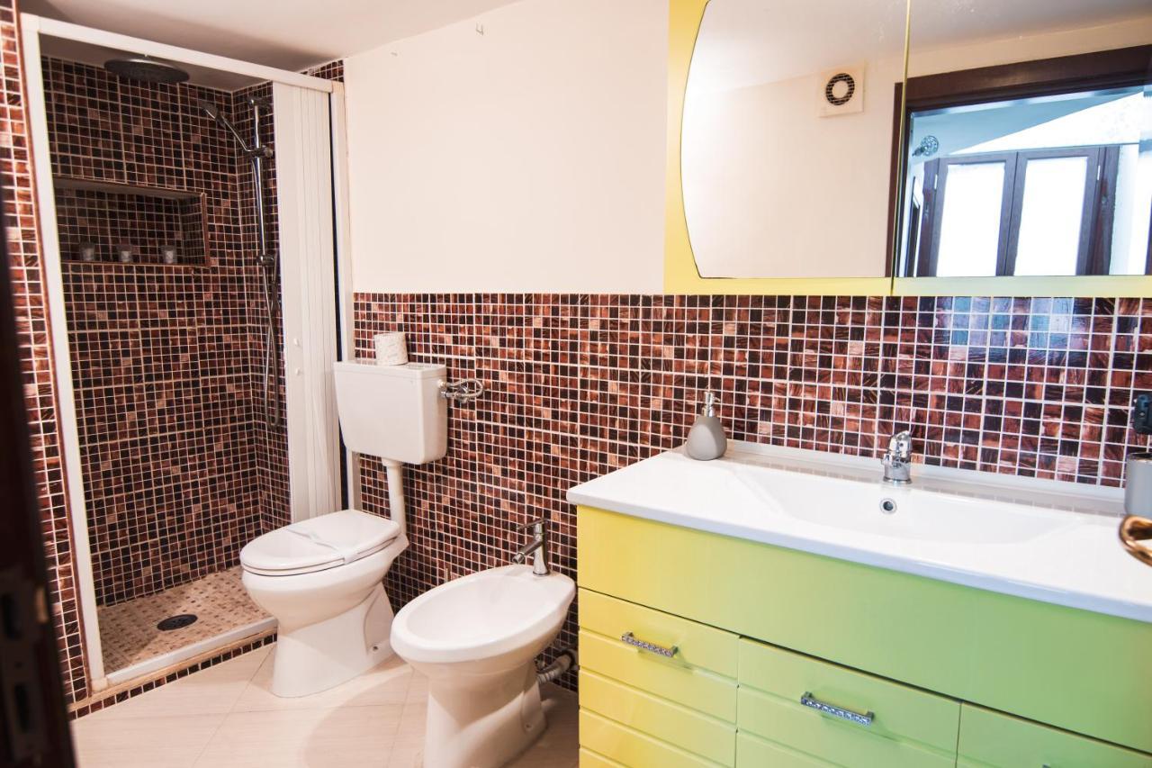 Centro Storico Garibaldi Guest House Naples Luaran gambar